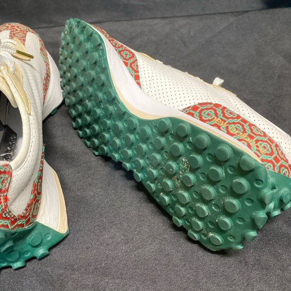 New Balance Men Red and White Sneakers - Picture 5 of 7